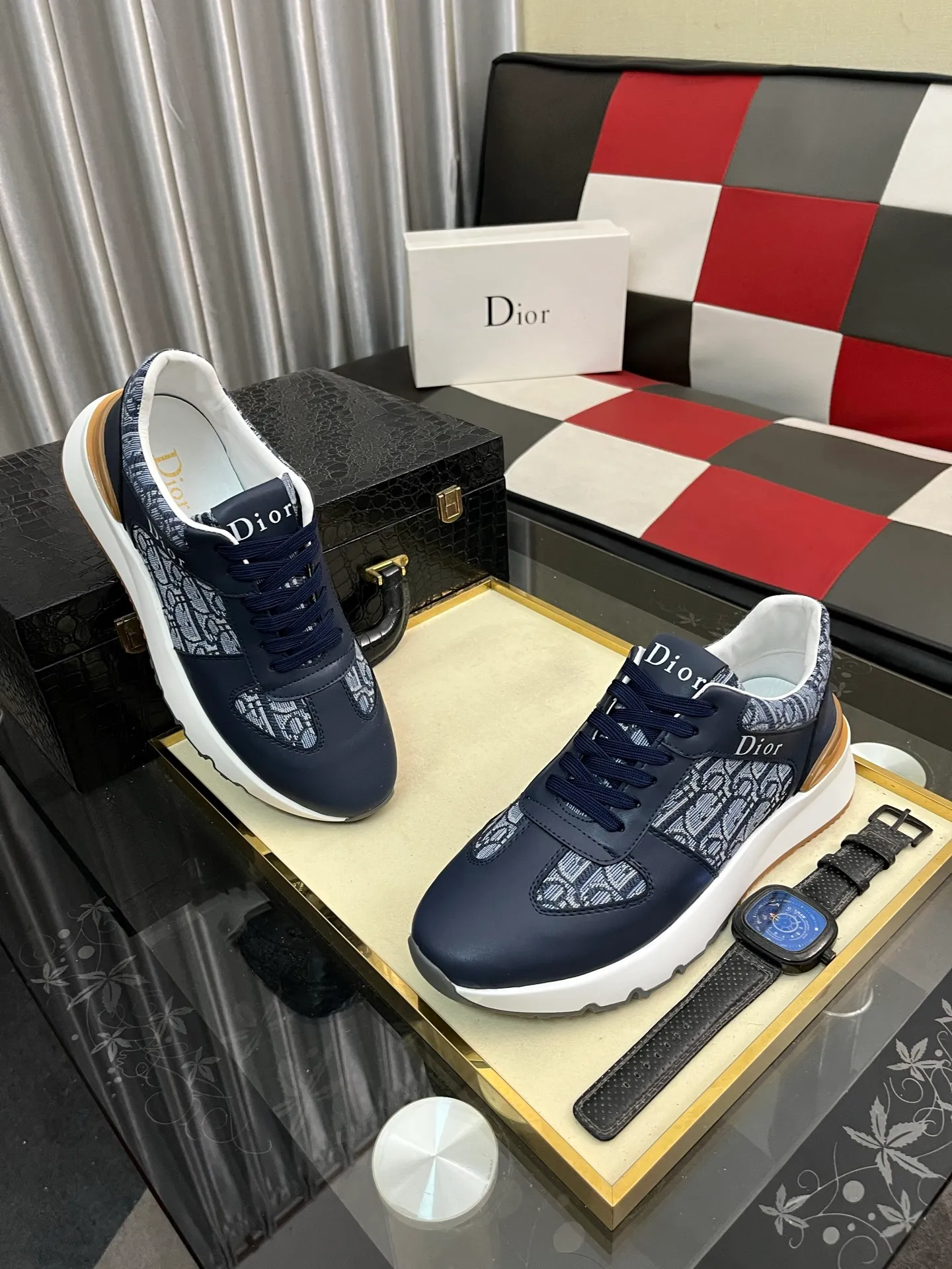 Men's Men's Shoes 💰458⌚️⌚️Dior [Dior] men's casual and trendy shoes are on the market! Strong British fashion style, the upper is made of nubuck leather with printed fabrics, comfortable pigskin lining, and original molded outsole. Designed by European and American masters, the perfect shape creates high quality, super versatile and very comfortable. High-end without losing taste, fashionable and novel! Code number: 38～443️⃣Colors available